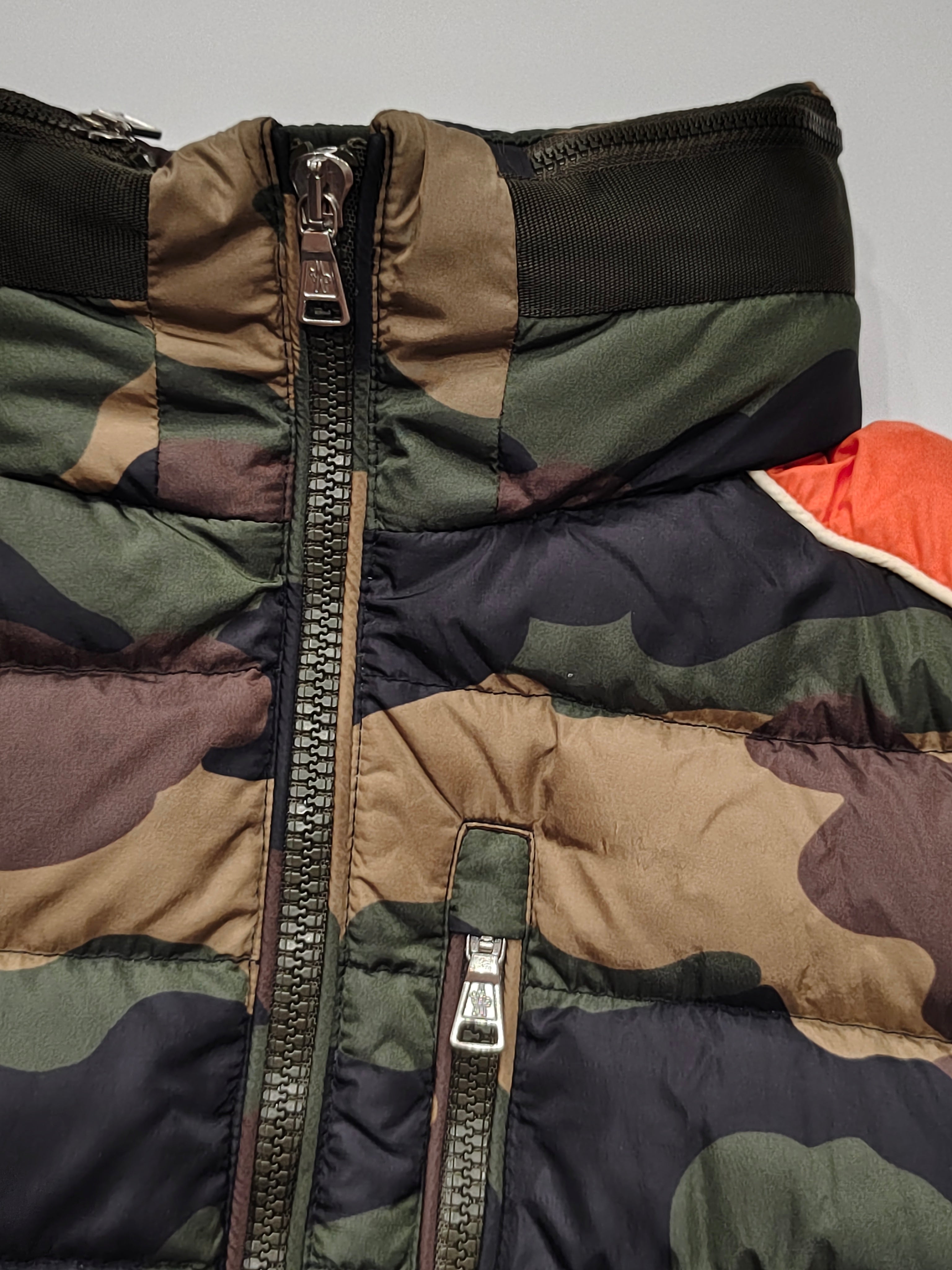 Original Moncler Enfant "Bremes" Kids Luxury Camouflage Down Jacket (6 Years / 116 cm)