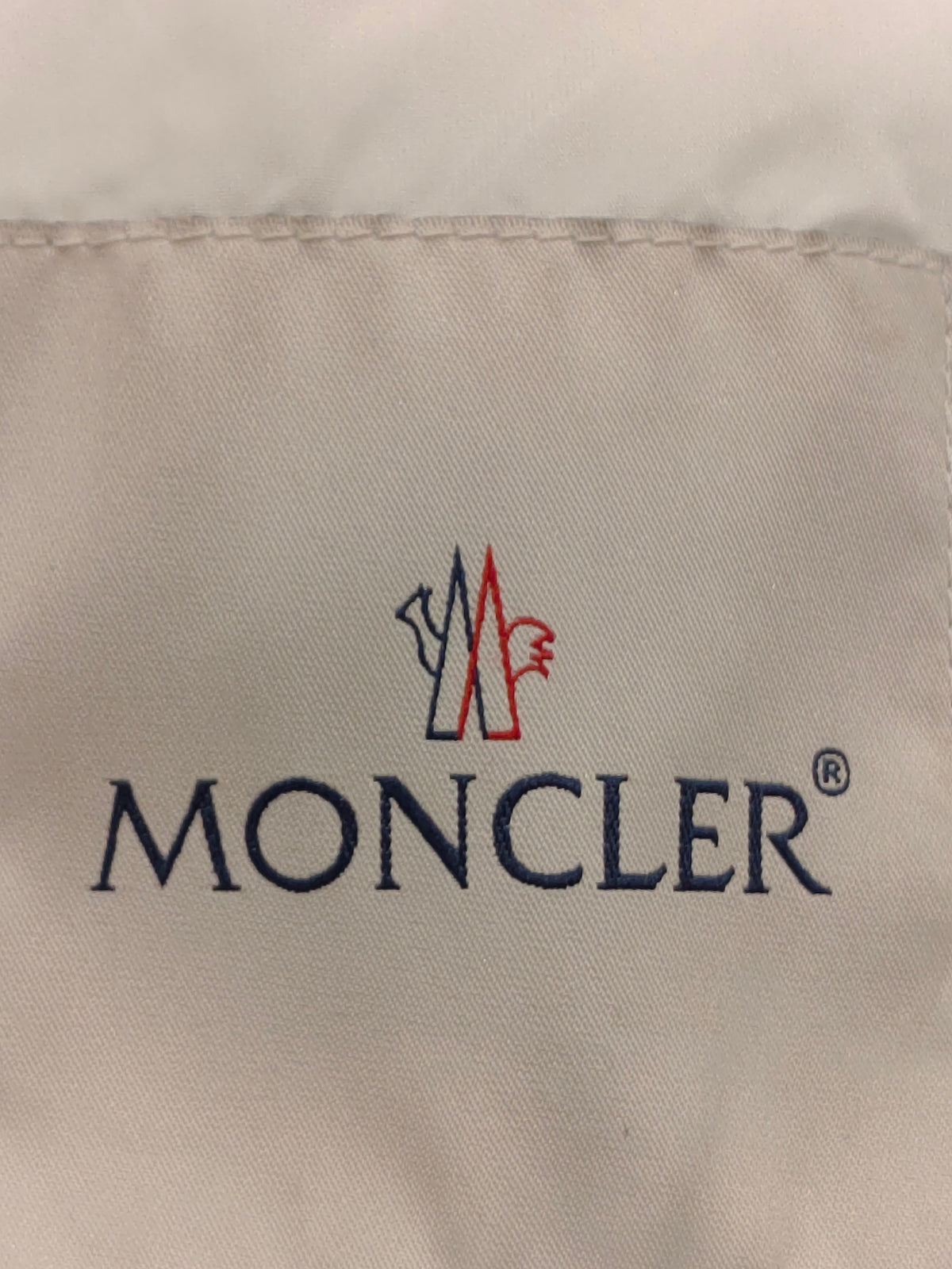Original Moncler Enfant "Nicolette" Girls Luxury Silver Stars Windbreaker Jacket (14 Years / 164 cm)