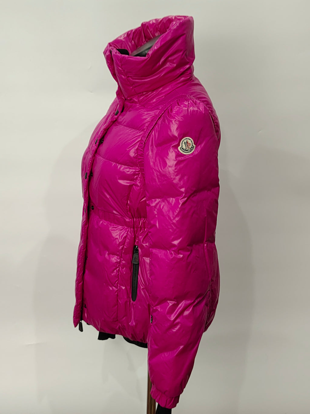 Original Moncler Enfant Girls Luxury Glossy Fuchsia Ski Down Jacket (14 Years / 164 cm)