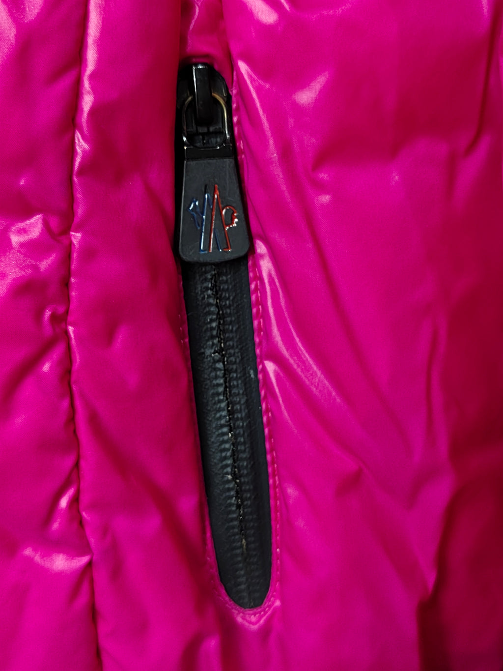 Original Moncler Enfant Girls Luxury Glossy Fuchsia Ski Down Jacket (14 Years / 164 cm)