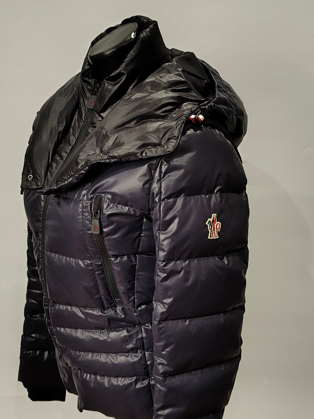 Original Moncler Grenoble "Casies" Women's Luxury Performance Ski Down Jacket (Size 0 / XS)