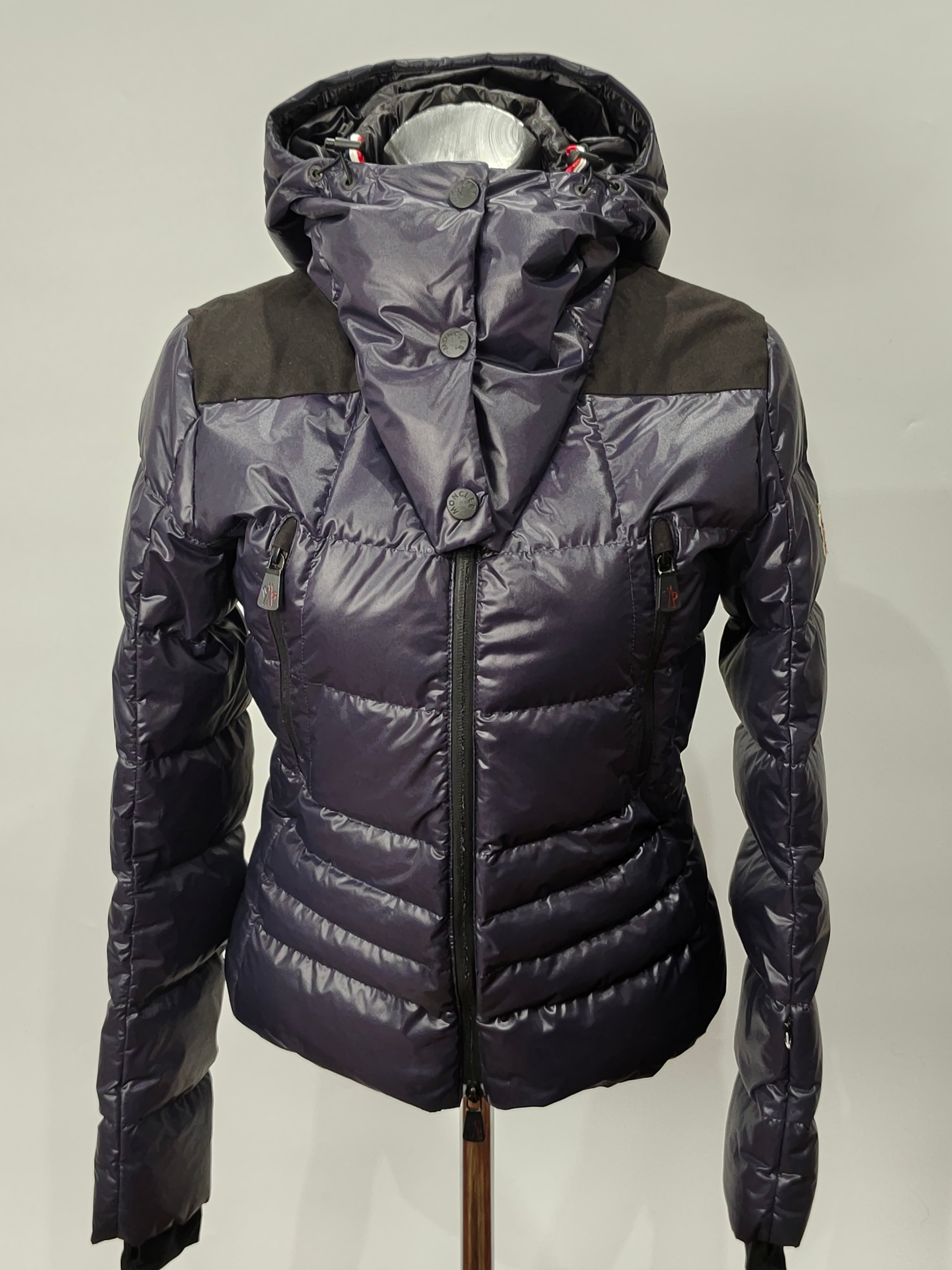 Original Moncler Grenoble "Casies" Women's Luxury Performance Ski Down Jacket (Size 0 / XS)
