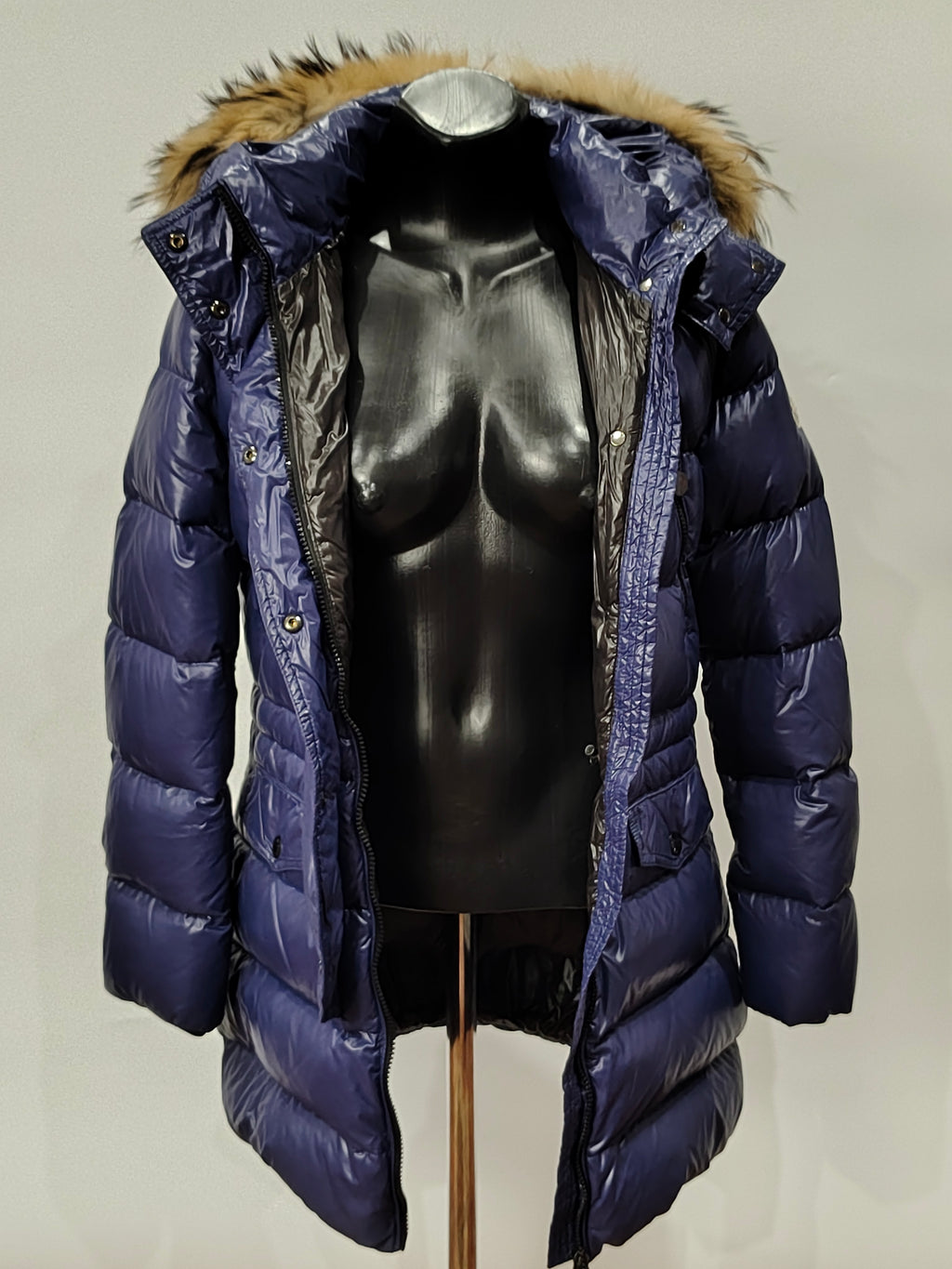 Original Moncler Enfant Girls Luxury Glossy Blueberry Winter Down Coat with Real Fur (14 Years / 164 cm)