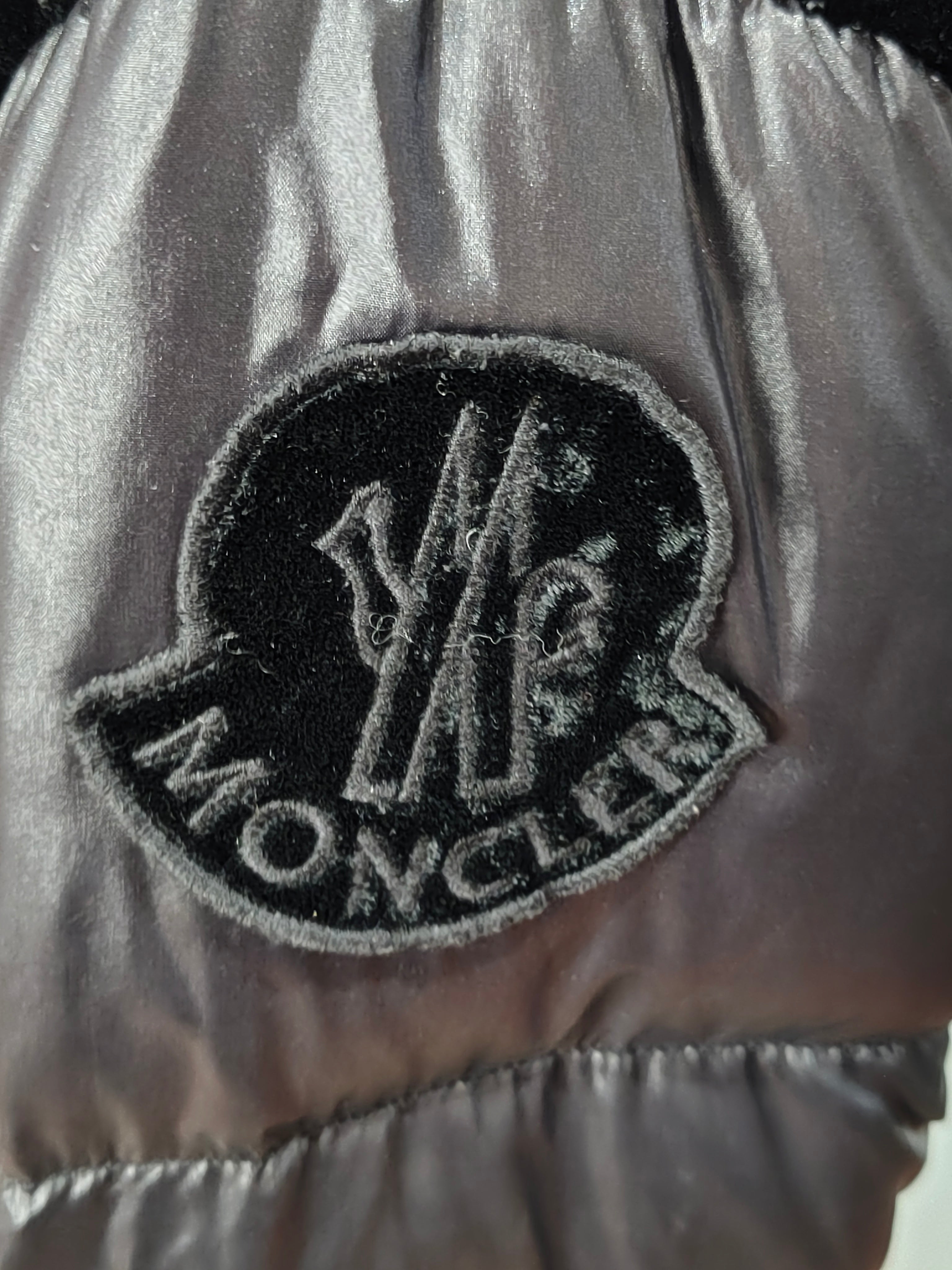 Original Moncler "Parana" Women's Luxury Velvet-Trimmed Down Jacket (Size 0 / XS)