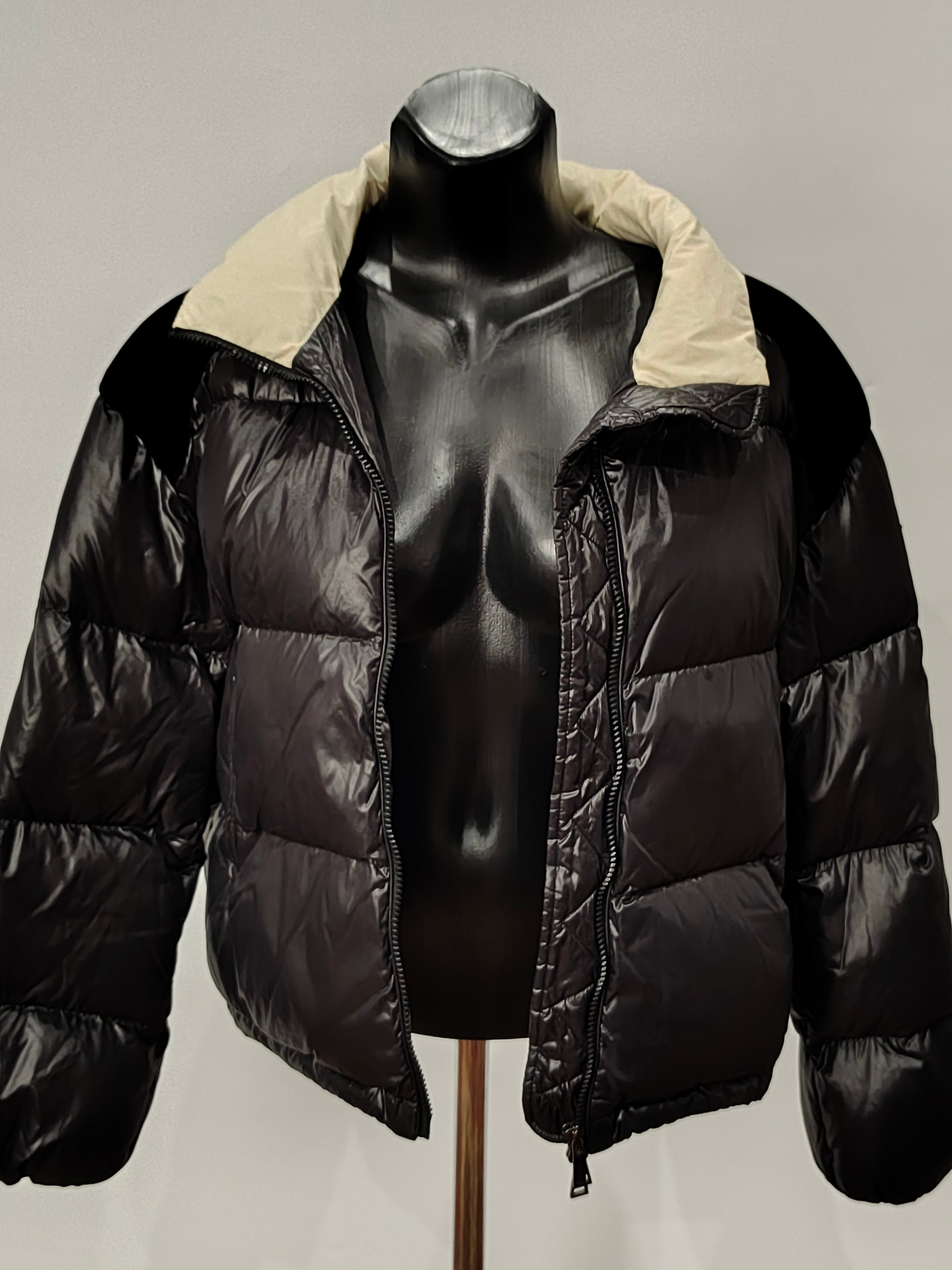 Original Moncler "Parana" Women's Luxury Velvet-Trimmed Down Jacket (Size 0 / XS)