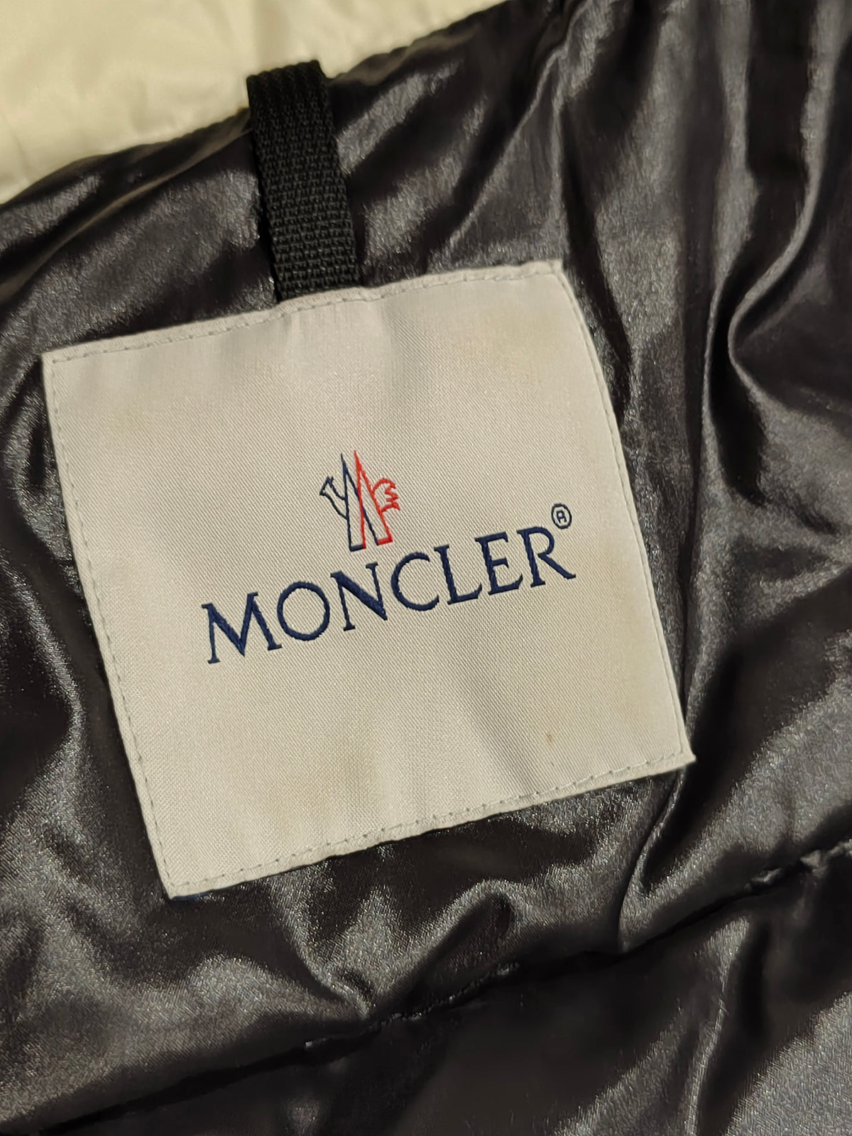 Original Moncler "Parana" Women's Luxury Velvet-Trimmed Down Jacket (Size 0 / XS)