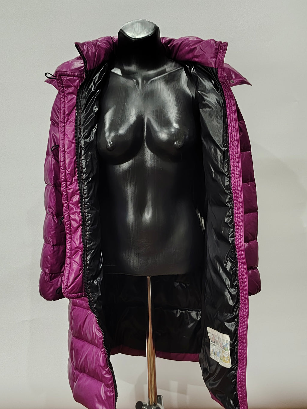 Original Moncler Enfant "Hamuta" Girls Luxury Glossy Purple Down Coat (14 Years / 164 cm)