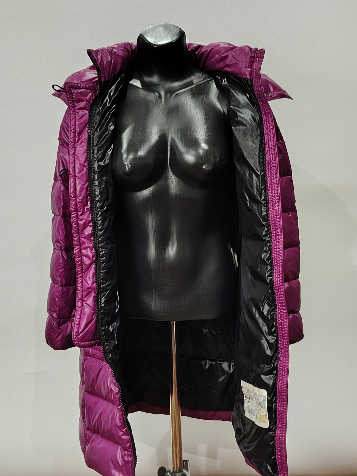 Original Moncler Enfant "Hamuta" Girls Luxury Glossy Purple Down Coat (14 Years / 164 cm)